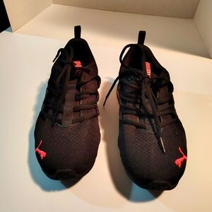 Puma Women's Sneakers Size 6 Black with pink accent